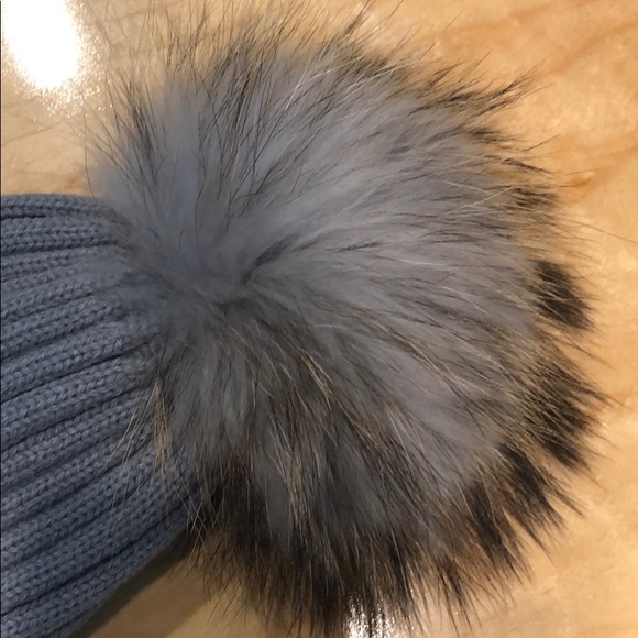 Pom-pom hats - Picture 2 of 4